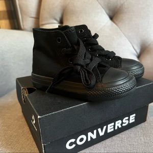 ✨INFANT CONVERSE HIGHTOPS✨